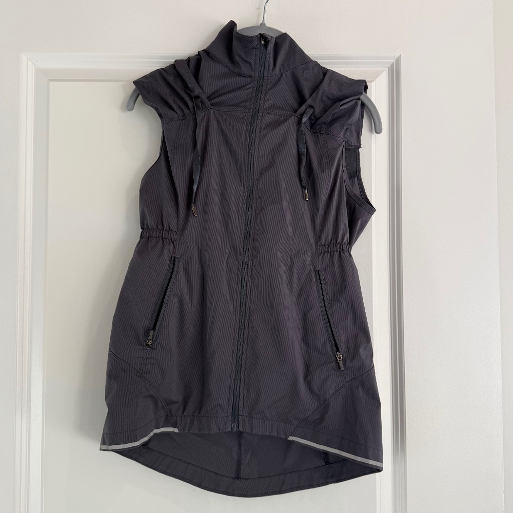 Lululemon Running Vest, Charcoal Gray, Rare Style, 4